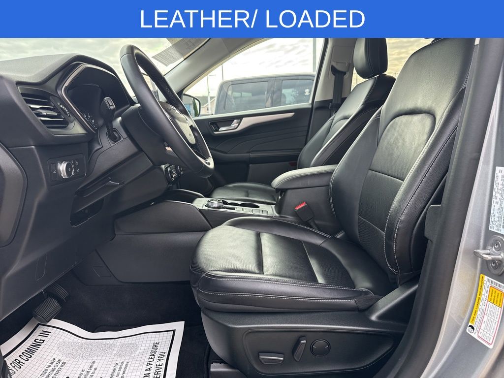 2022 Ford Escape SEL photo 3