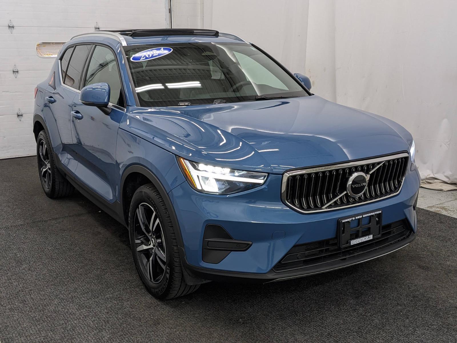 2024 Volvo XC40 Core photo 16