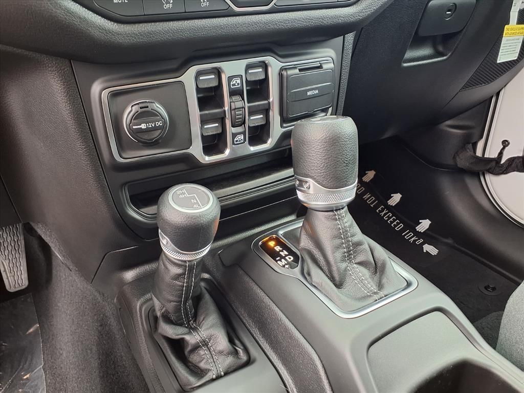 2025 Jeep Wrangler Sport photo 9