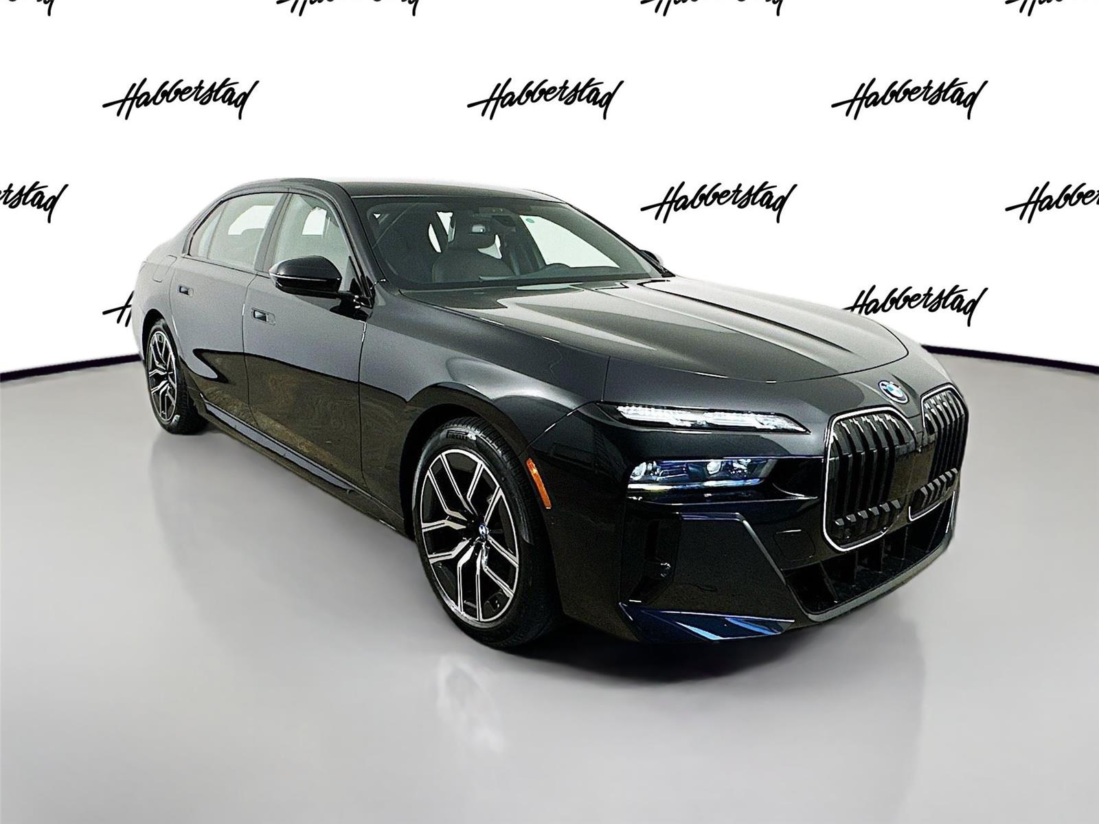 2026 Bmw 750e photo 3