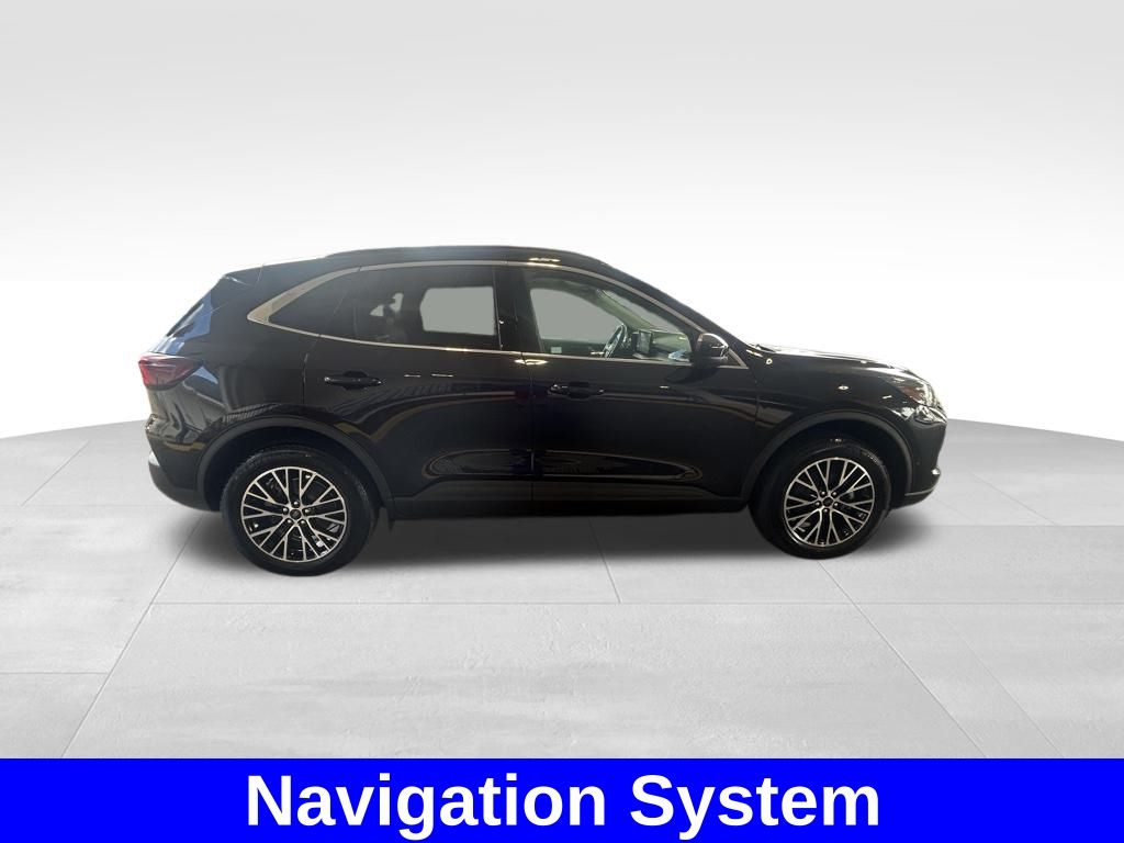 2024 Ford Escape Plug-In Hybrid photo 3