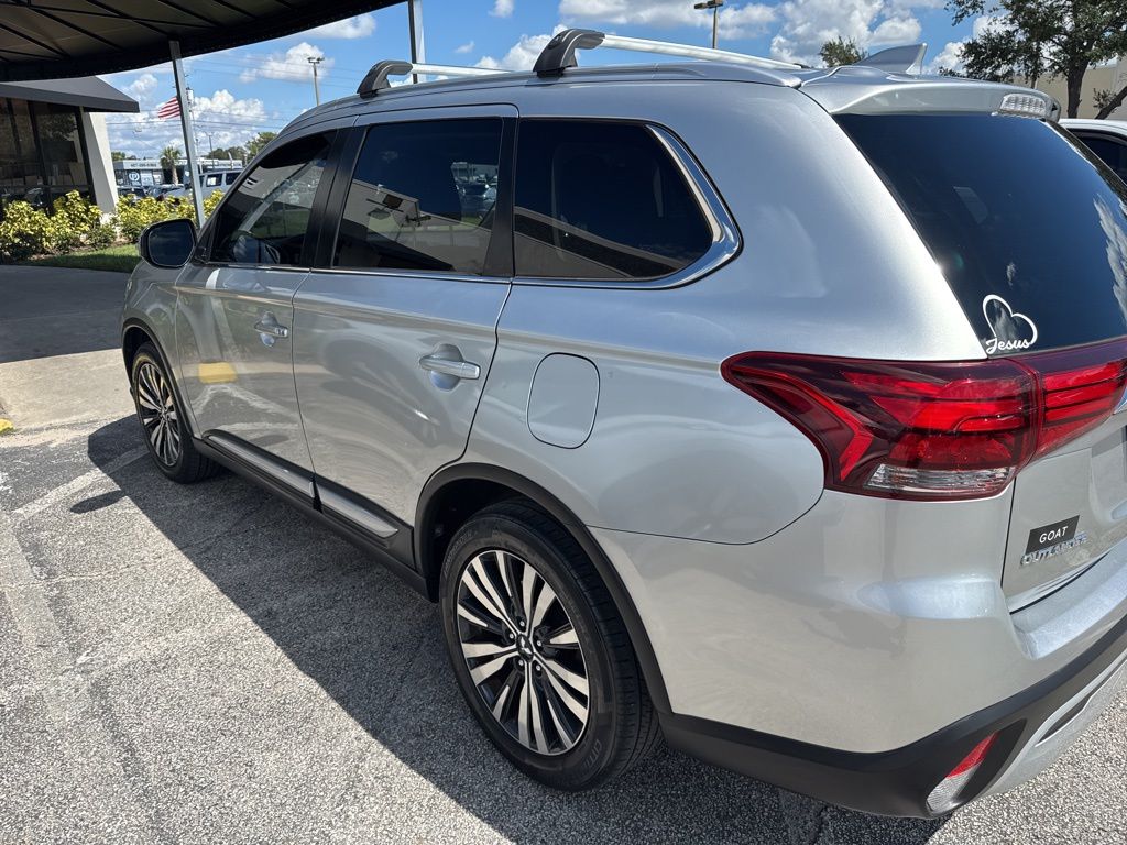 2020 Mitsubishi Outlander SEL photo 3