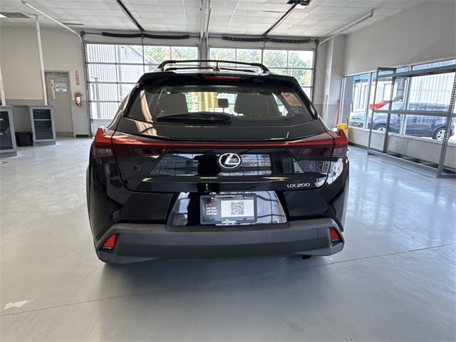 2022 Lexus UX 200 photo 4