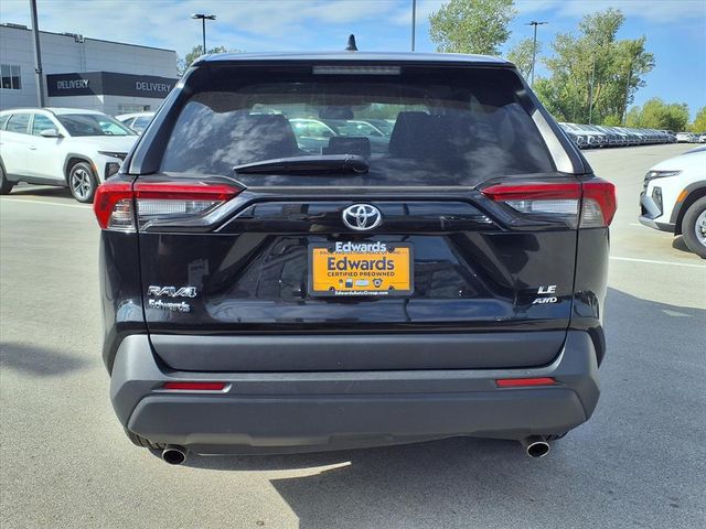 2024 Toyota RAV4 LE photo 3