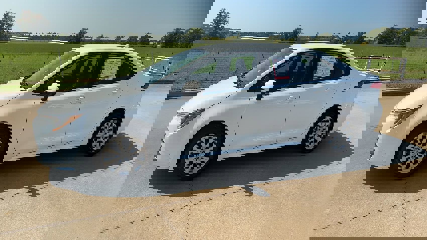 2024 Toyota Corolla LE photo 4