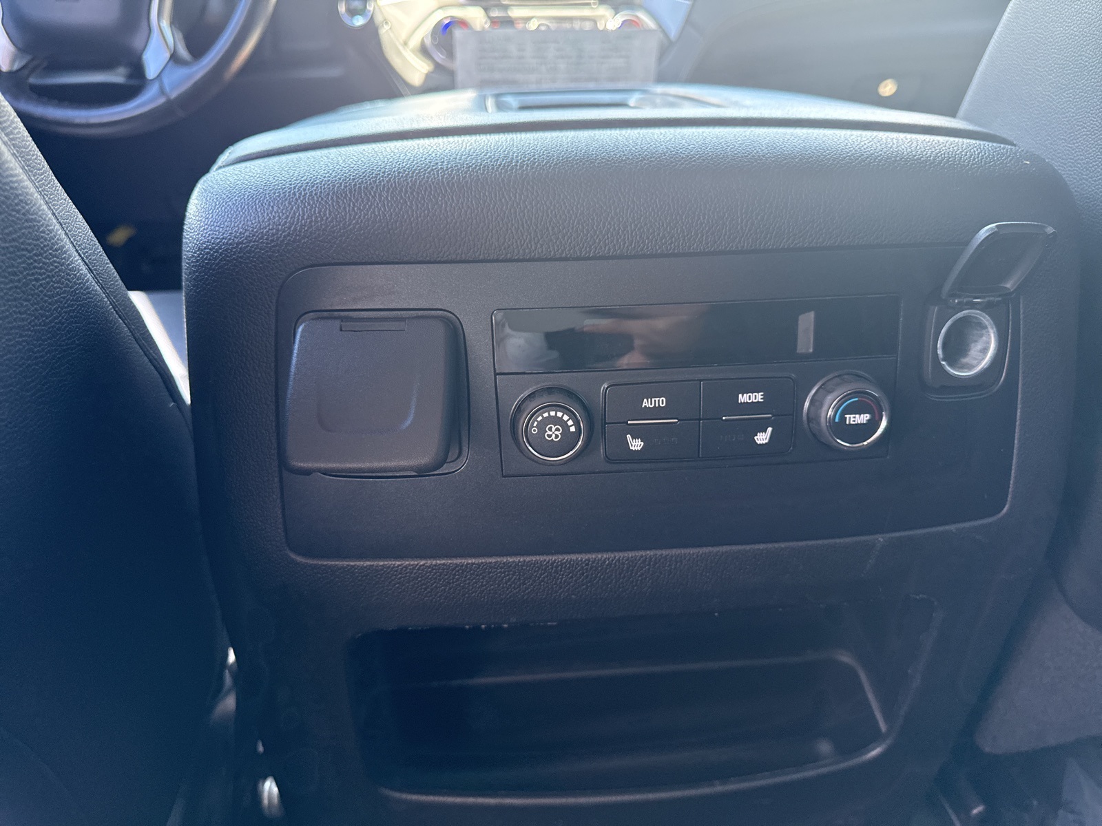 2016 Chevrolet Tahoe LTZ photo 27