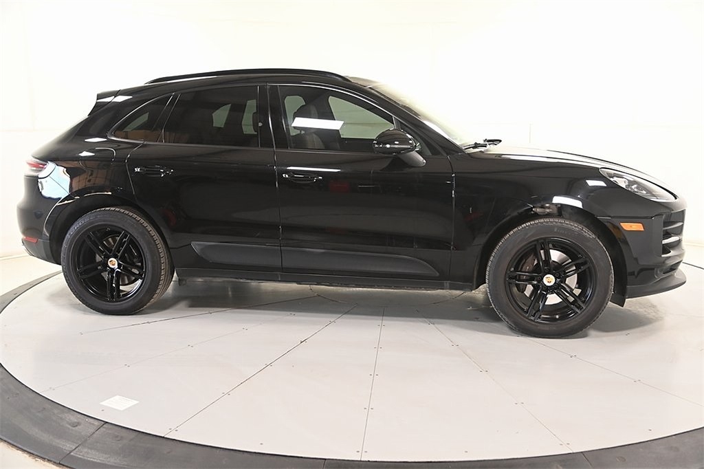 2019 Porsche Macan Base photo 2