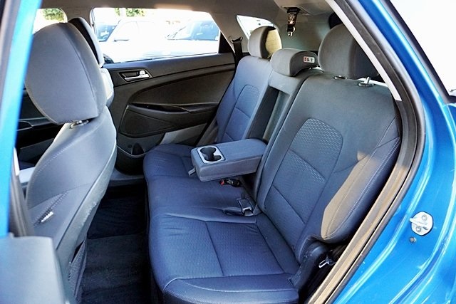 Used 2020 Blue Hyundai SE image 15