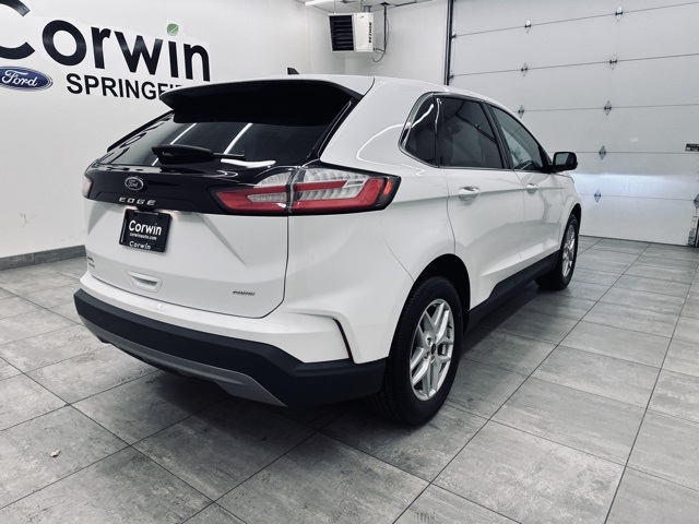 2024 Ford Edge SEL photo 4