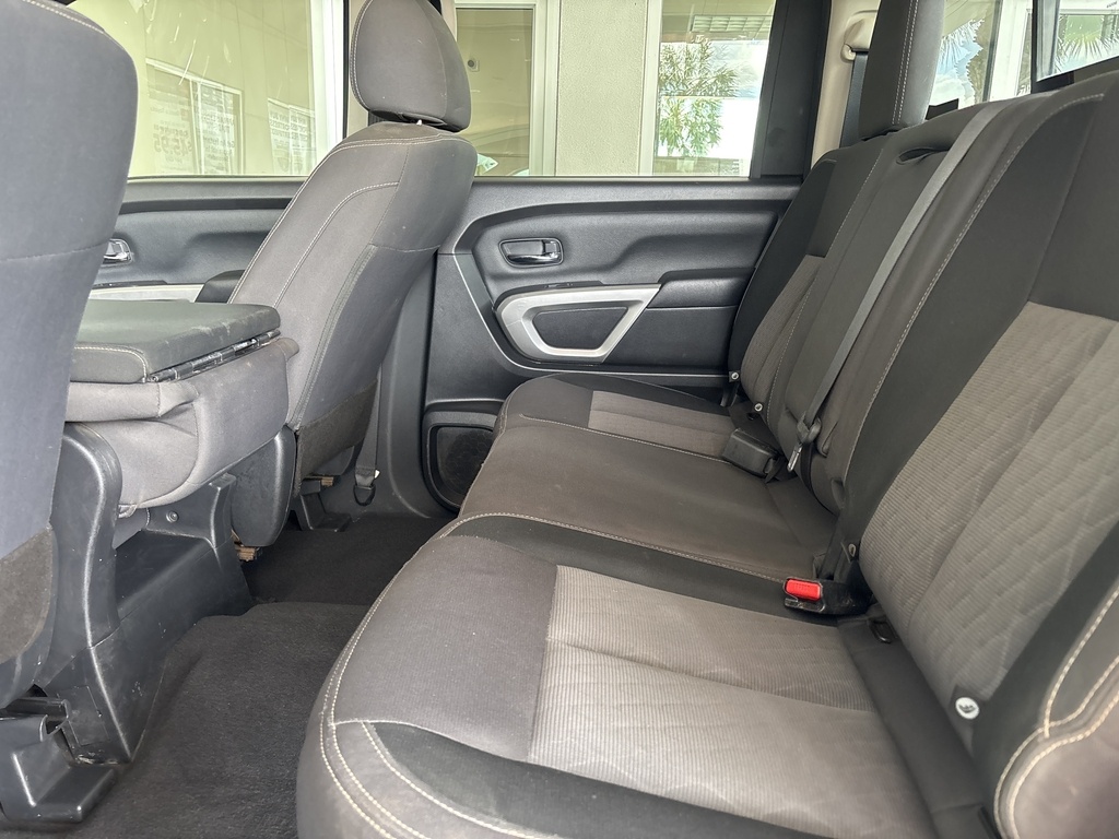 2022 Nissan Titan SV photo 20