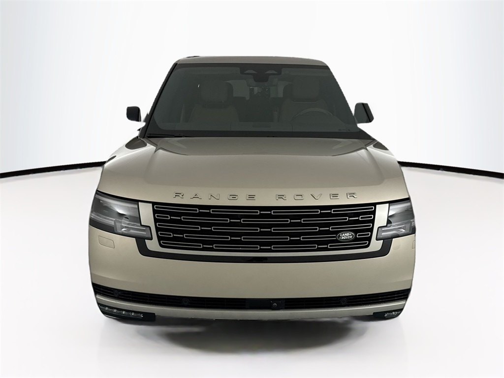 2025 Land Rover Range Rover SE photo 2