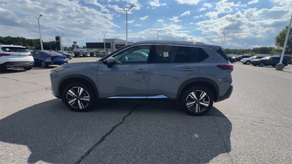 2023 Nissan Rogue SL photo 5