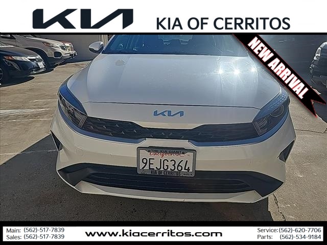 2023 Kia Forte LXS photo 2