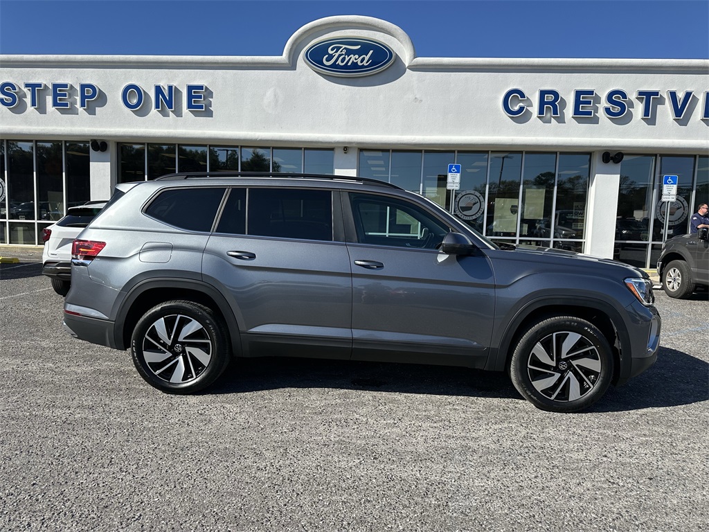 2025 Volkswagen Atlas SE Technology photo 2