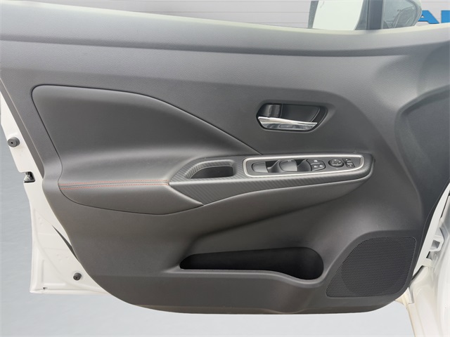 2025 Nissan Versa 1.6 SR photo 23