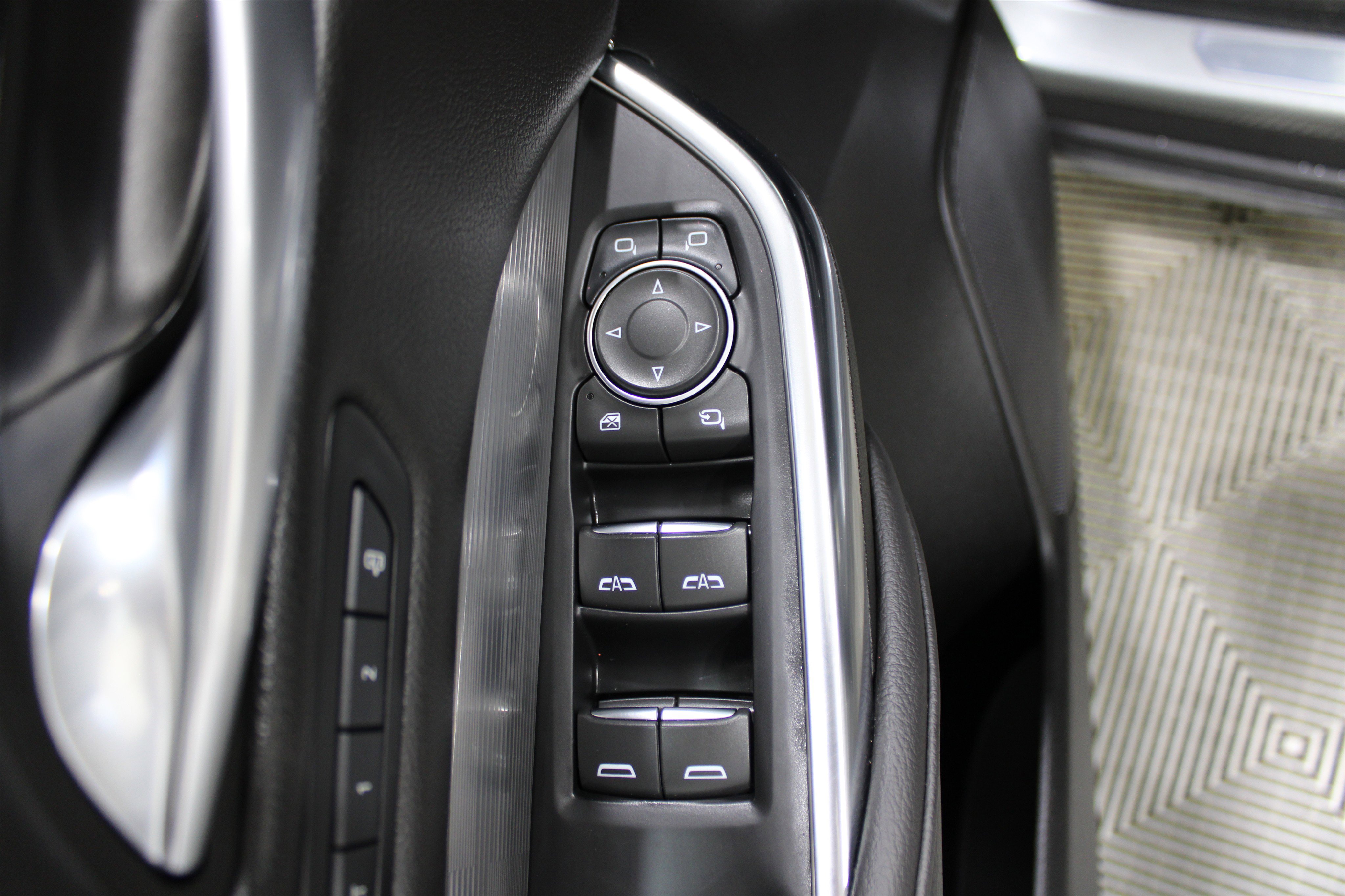 2025 Cadillac XT4 Premium Luxury photo 2