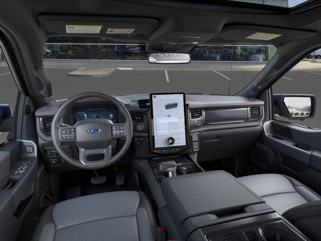 2025 Ford F-150 Lightning Lariat photo 9