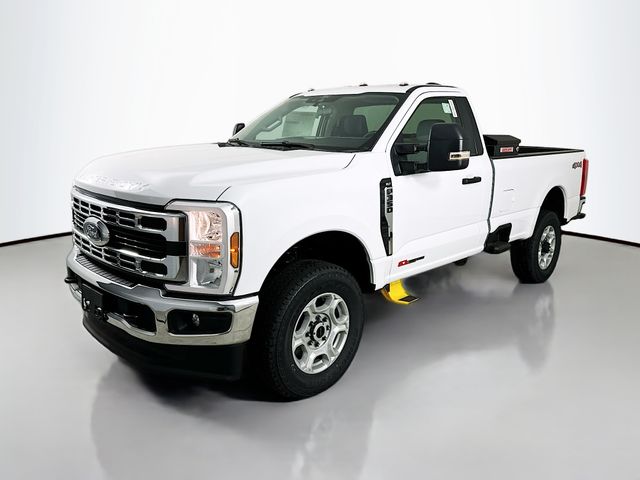 2025 Ford F-350 photo 3