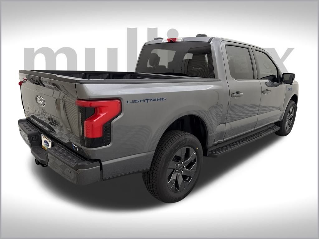 2025 Ford F-150 Lightning photo 3