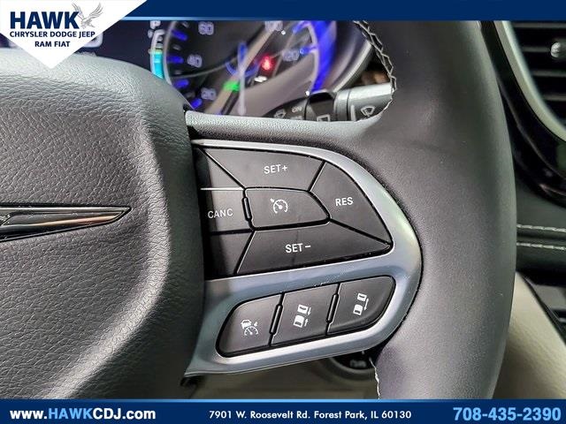 2023 CHRYSLER PACIFICA - Image 18