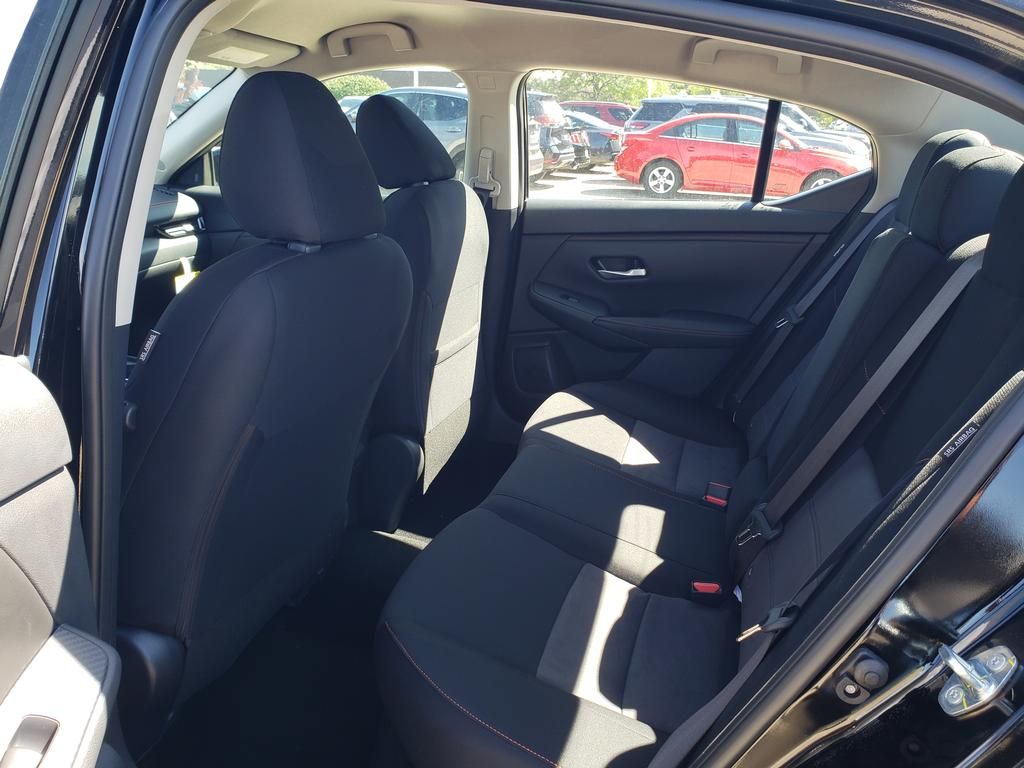 2025 Nissan Sentra SR Midnight Edition photo 7