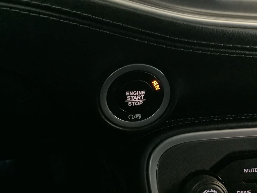2021 Dodge Challenger R/T Scat Pack photo 14