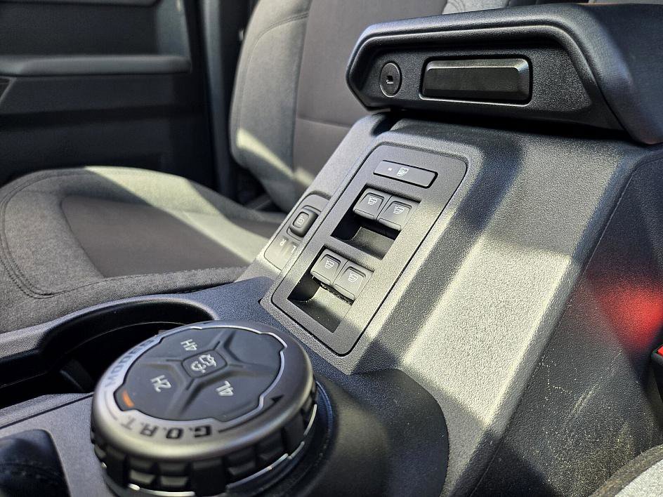 2022 Ford Bronco Base photo 23