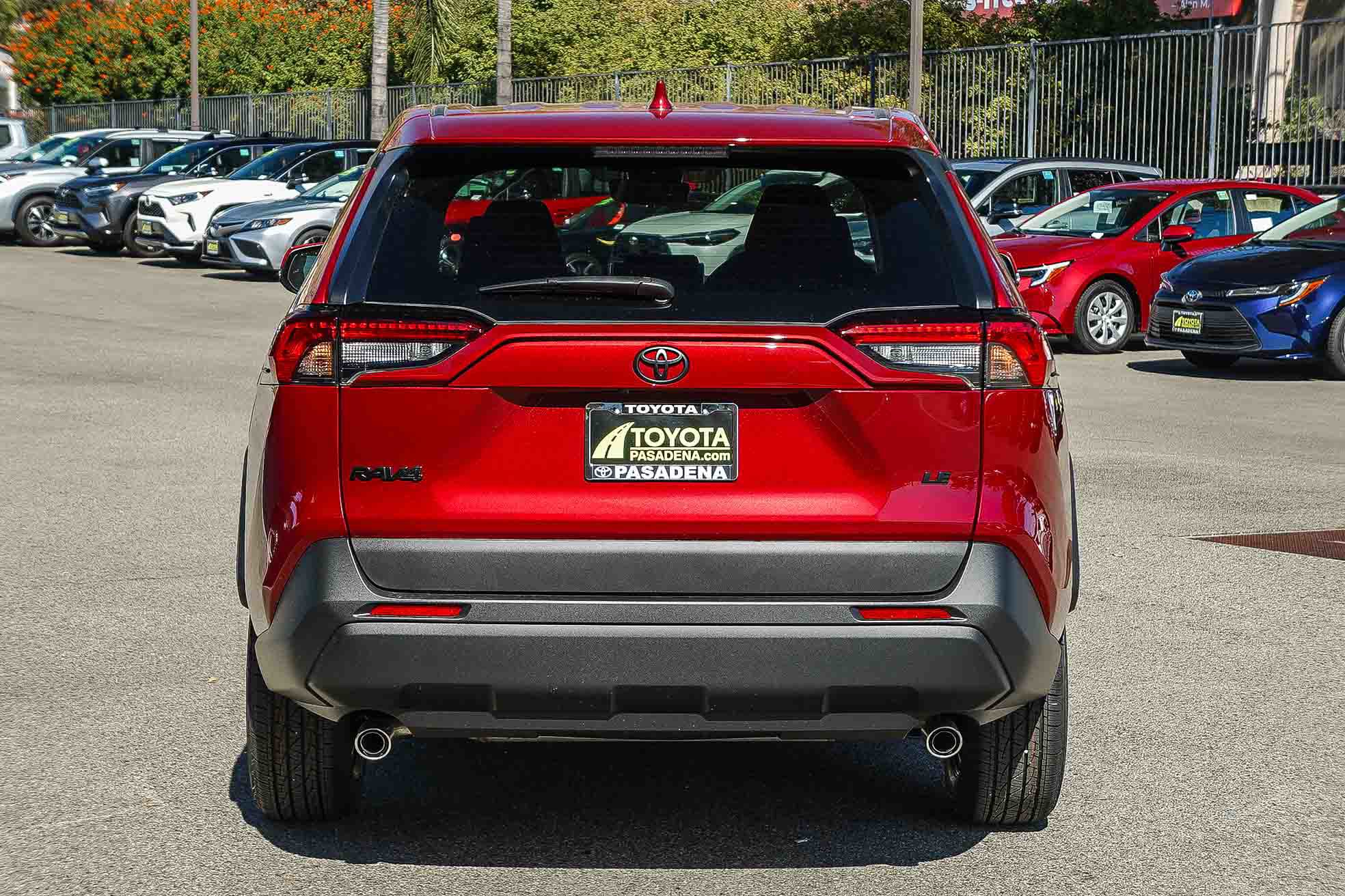 2025 Toyota RAV4 LE photo 4