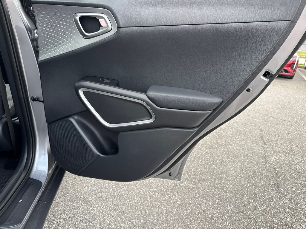 2025 Kia Soul LX S photo 13