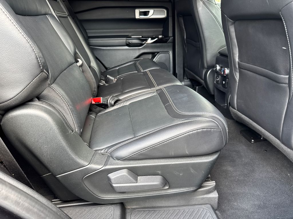 2021 Ford Explorer ST photo 13