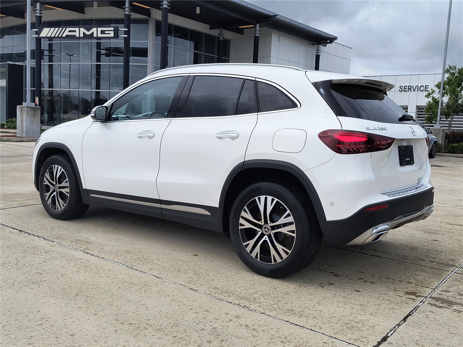 2025 Mercedes Benz GLA 250 photo 4