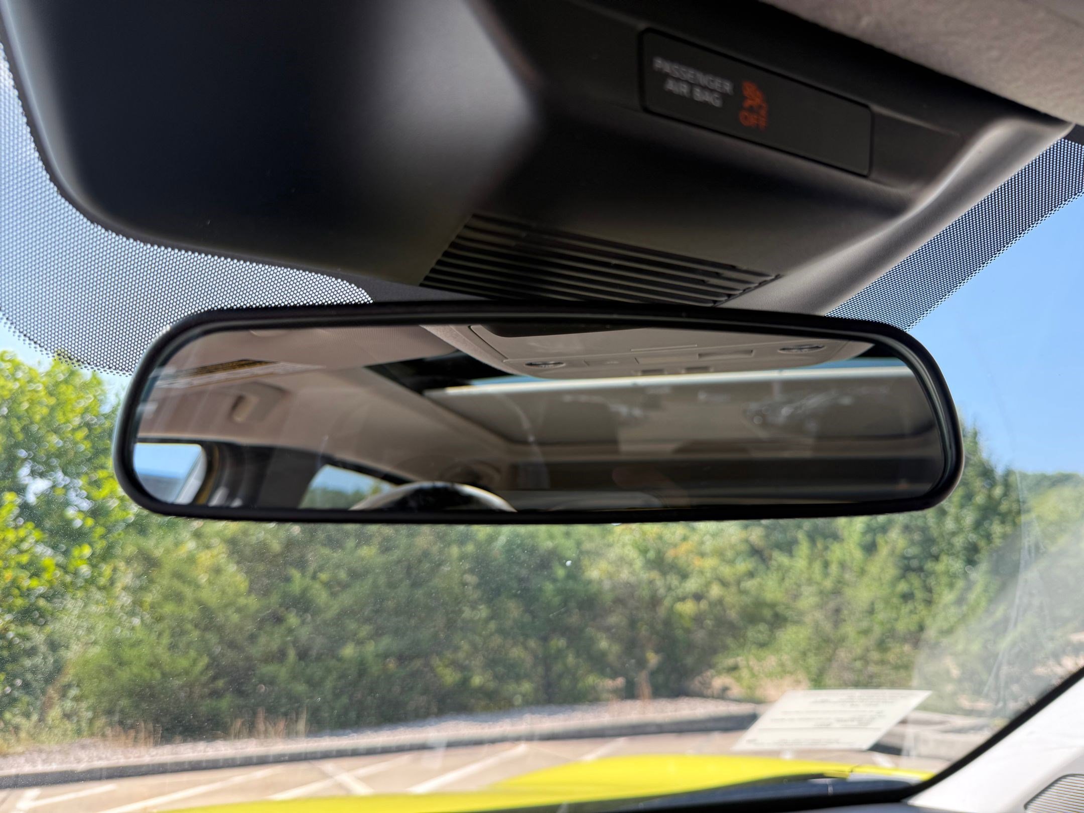 2025 Nissan Kicks SR photo 14