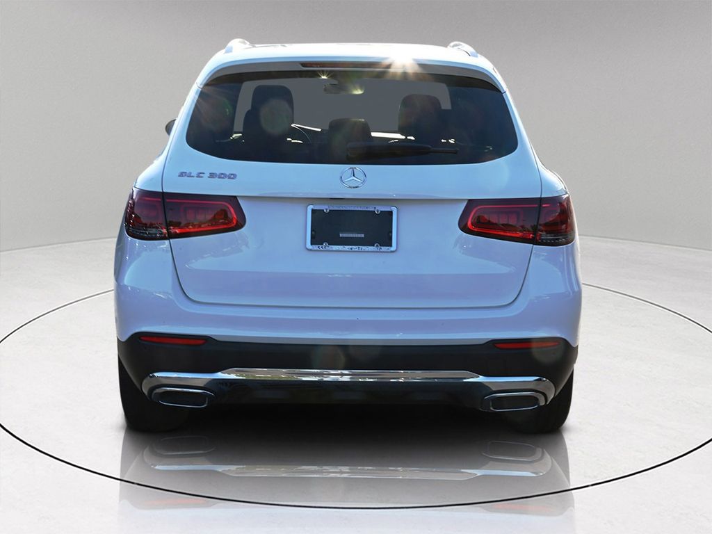 2021 Mercedes Benz GLC 300 photo 4