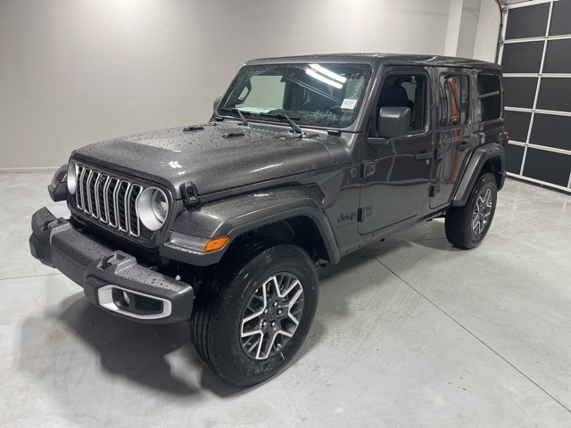 2025 Jeep Wrangler Sahara photo 3