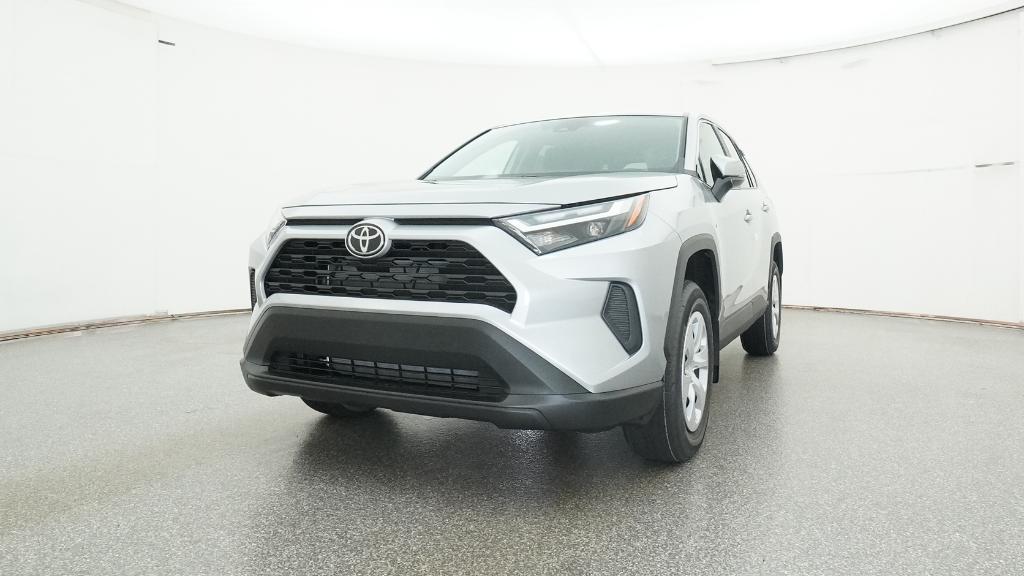 2025 Toyota RAV4 LE photo 4