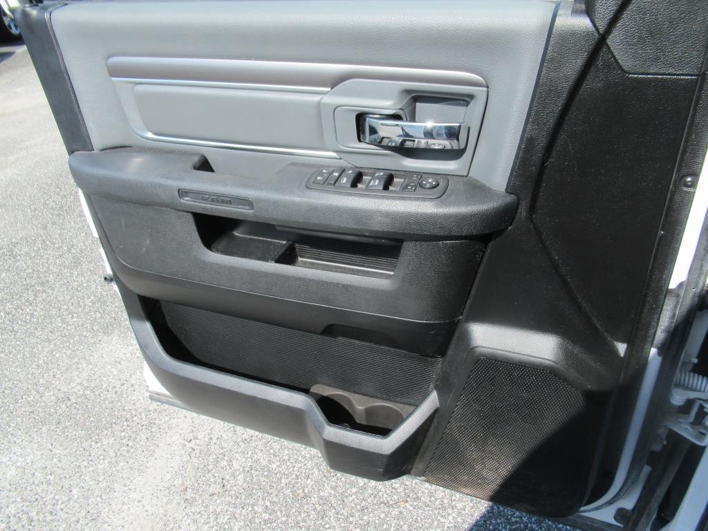 2024 Ram 1500 Classic SLT photo 25