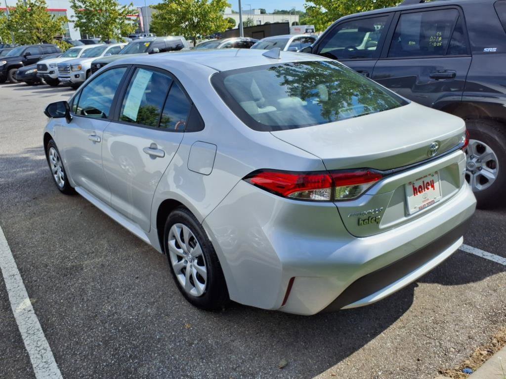 2020 Toyota Corolla LE photo 3