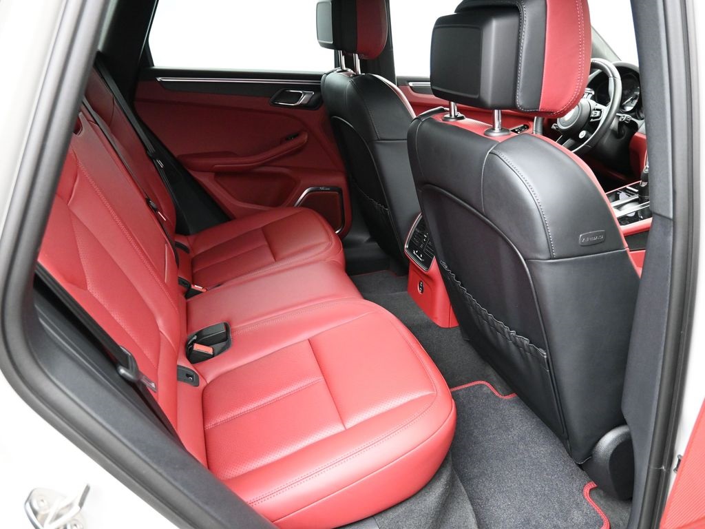 2024 Porsche Macan GTS photo 8