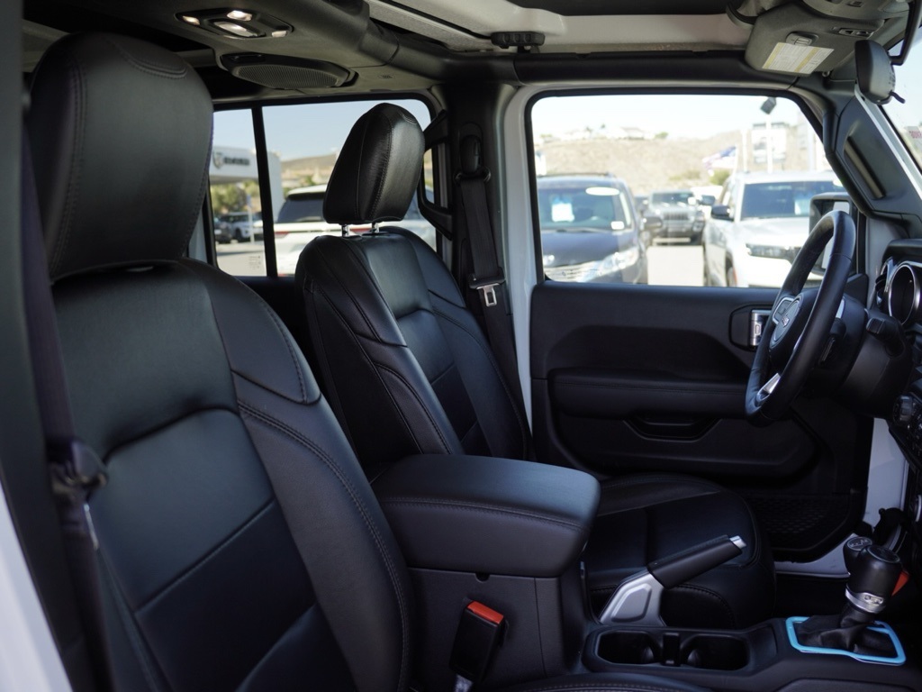 2021 Jeep Wrangler Unlimited Sahara Altitude photo 25