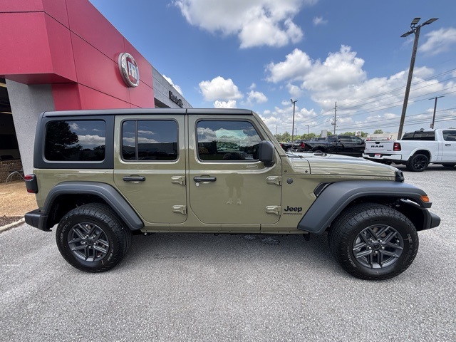 2025 Jeep Wrangler Sport S photo 4