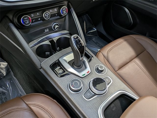 2023 Alfa Romeo Stelvio Ti photo 13