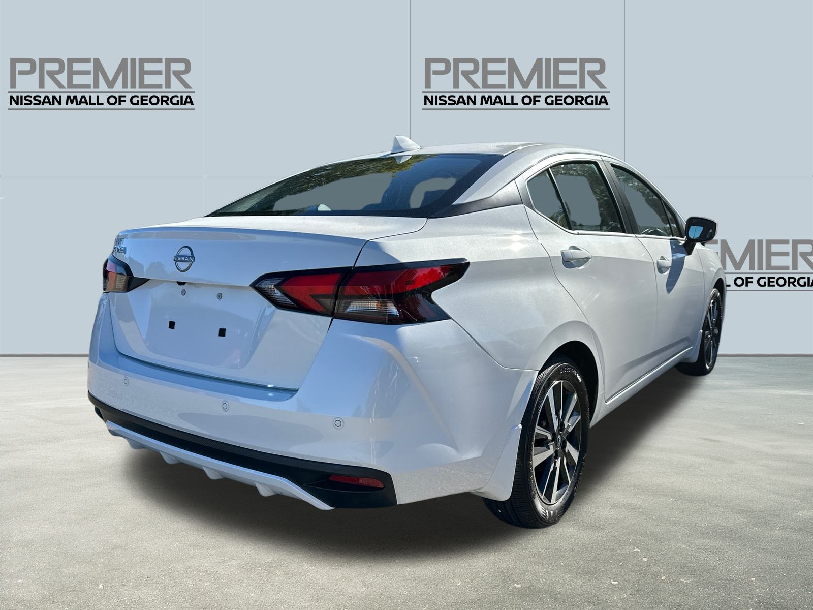 2025 Nissan Versa 1.6 SV photo 4