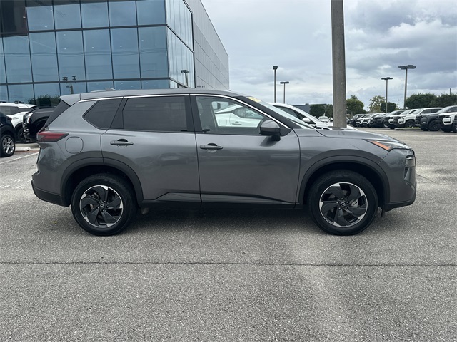 2024 Nissan Rogue SV photo 2