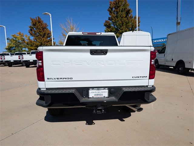 2025 Chevrolet Silverado 2500HD Custom photo 4
