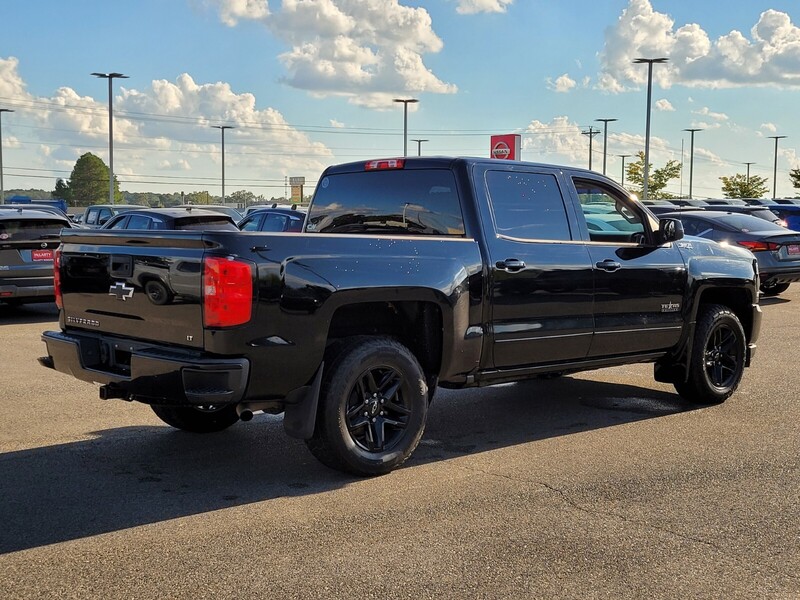 2018 Chevrolet Silverado 1500 LT2 photo 3