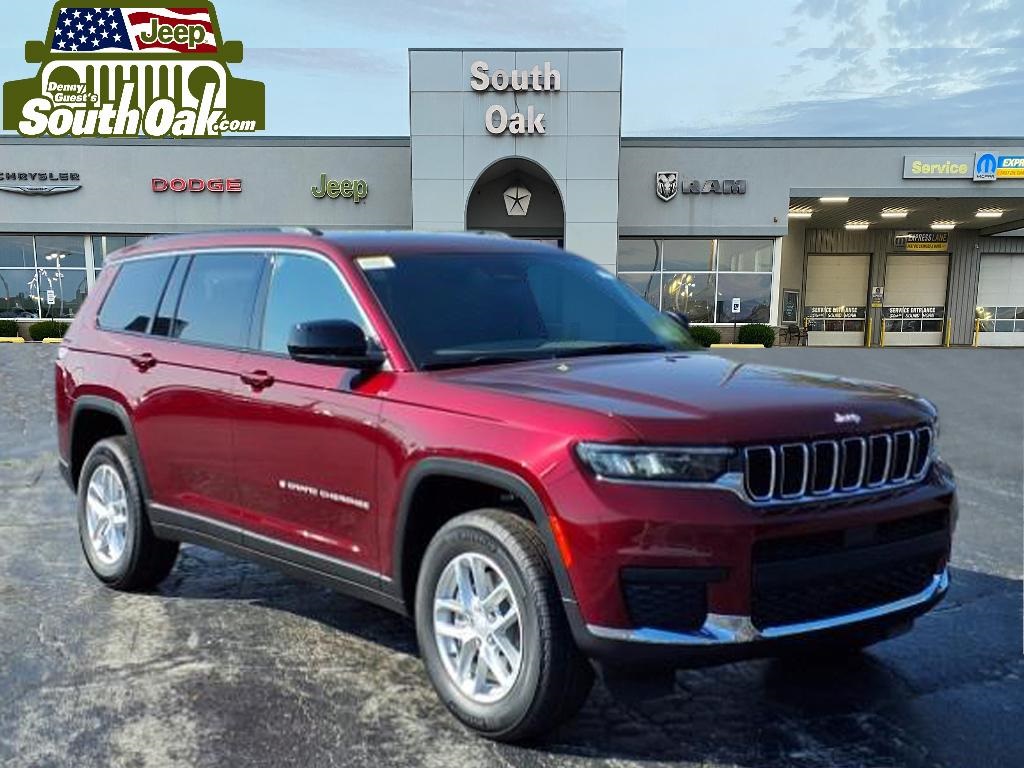 2025 Jeep Grand Cherokee L Laredo's photo