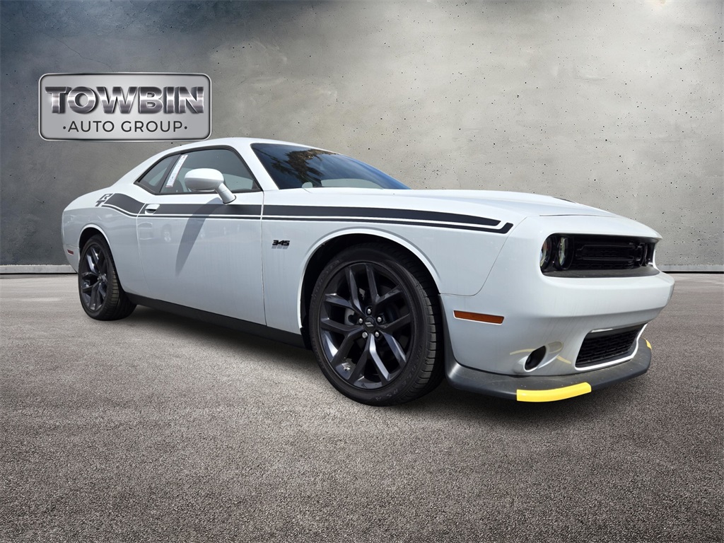 2023 Dodge Challenger R/T photo 2