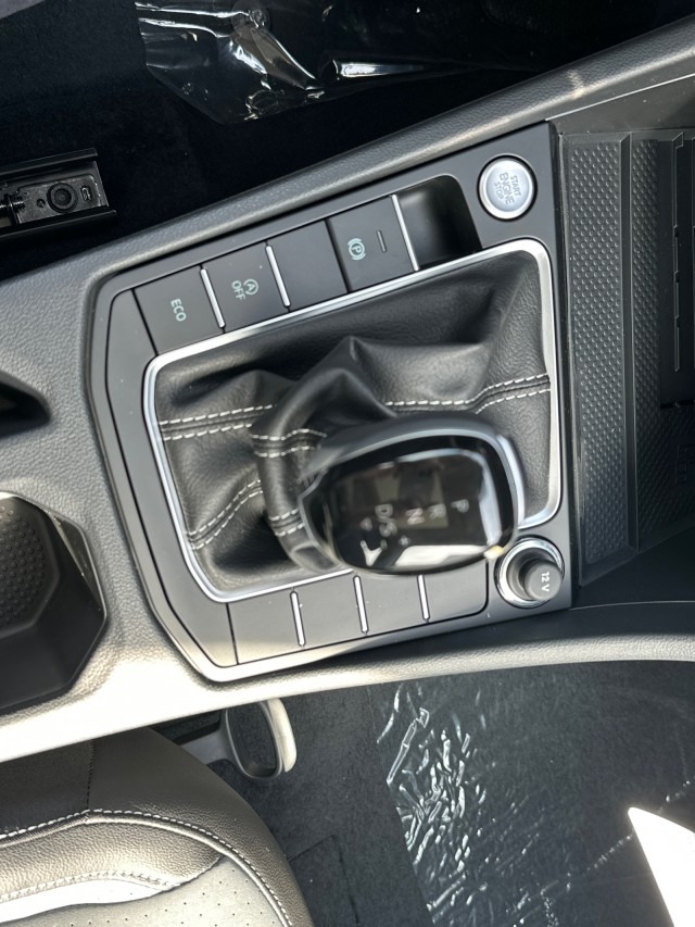 2025 Volkswagen Jetta SE photo 37