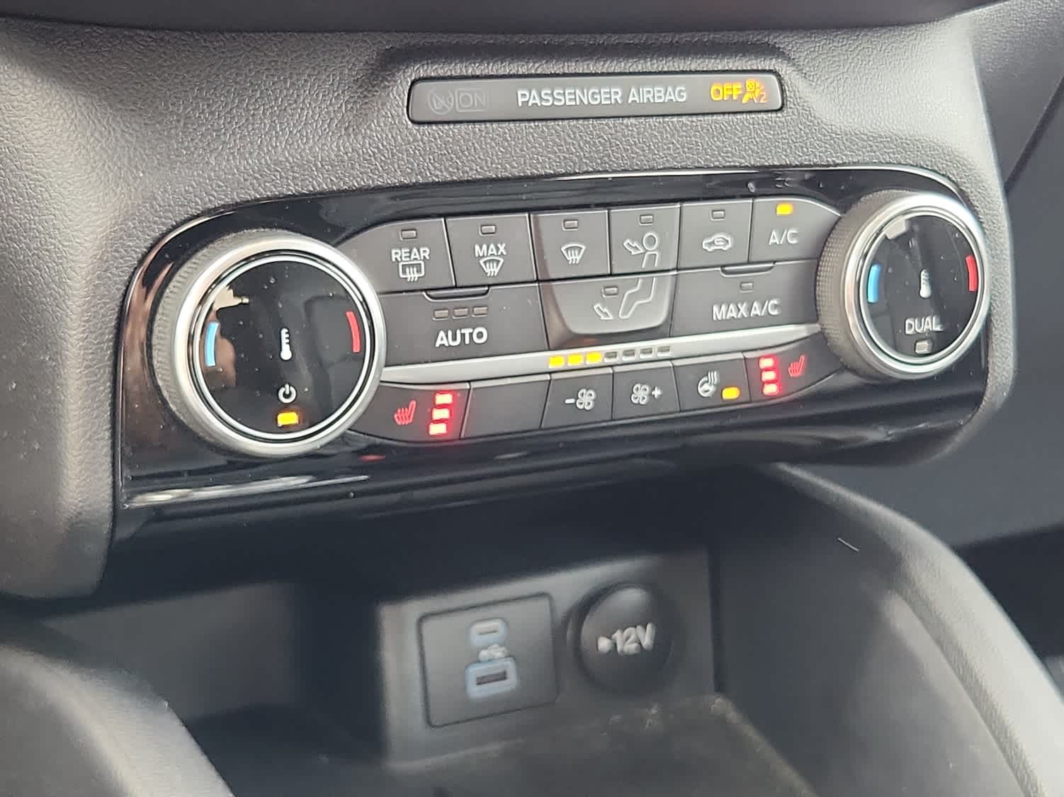 2022 Ford Escape SEL photo 15