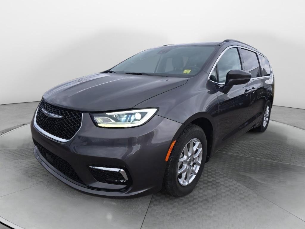 2022 Chrysler Pacifica Touring L photo 3